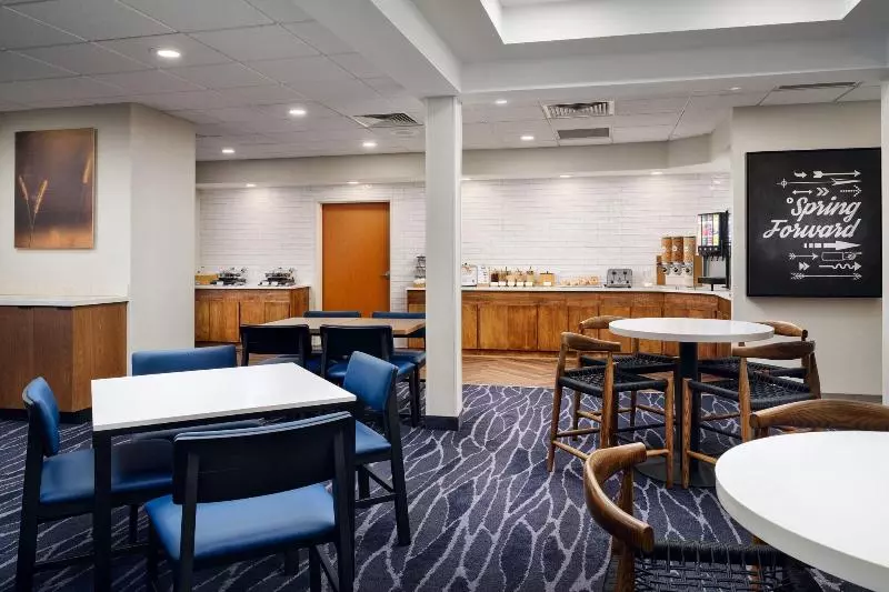 ホテル Fairfield Inn & Suites Auburn Opelika