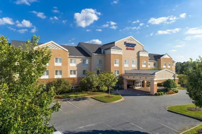 ホテル Fairfield Inn & Suites Auburn Opelika