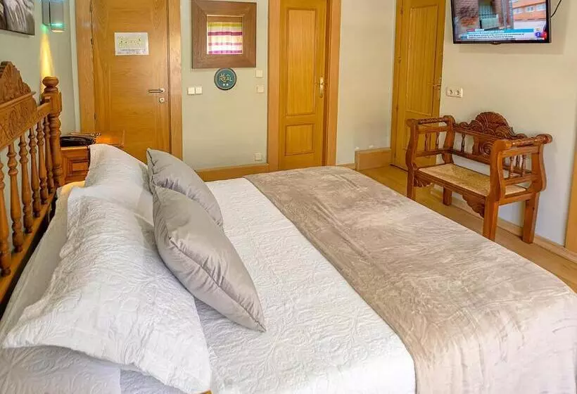 هتل Hostal Real Aranjuez