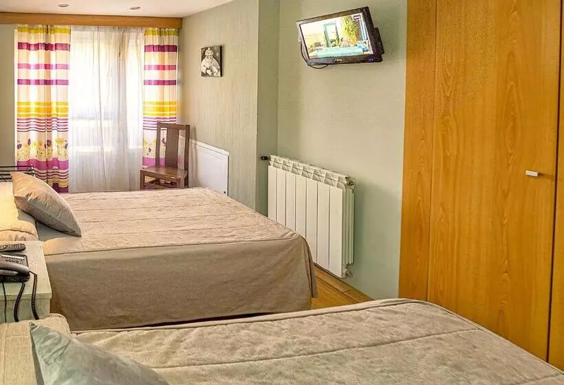 هتل Hostal Real Aranjuez