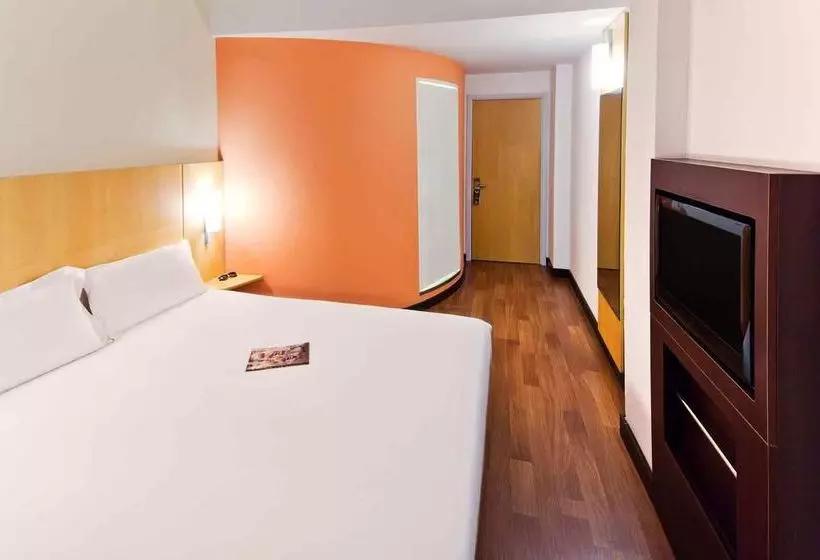 Отель Ibis Ningbo Qianhu