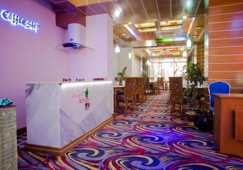 هتل Lake Castle   Parkview