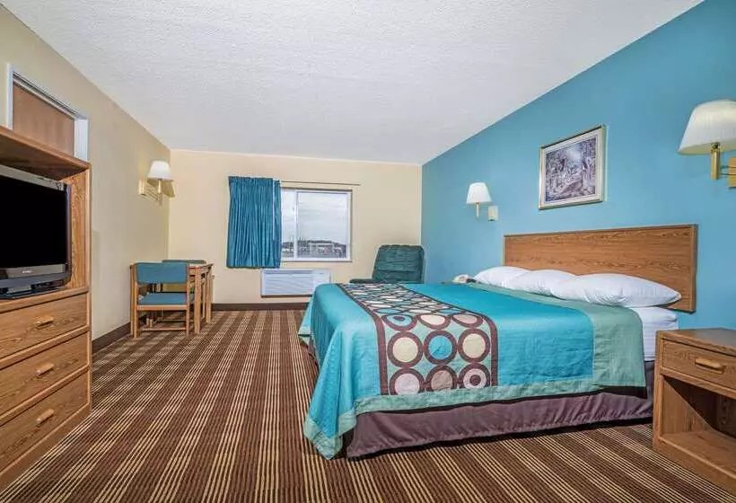 Отель Super 8 By Wyndham Osseo Wi