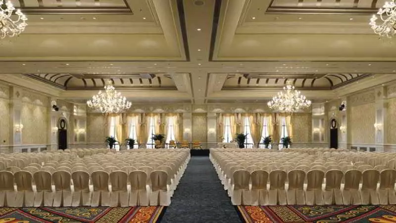 Hotel The Ritzcarlton Abu Dhabi  Grand Canal