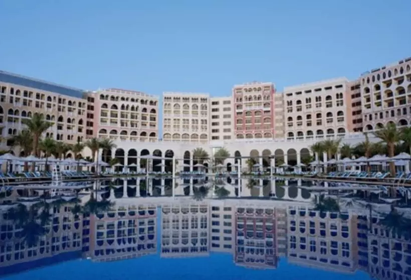 Hotel The Ritzcarlton Abu Dhabi  Grand Canal