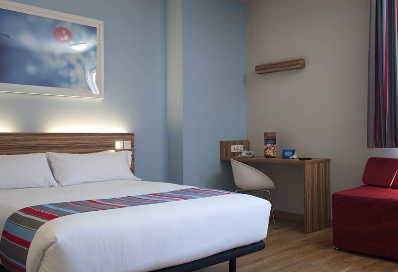 هتل Travelodge Barcelona Poblenou