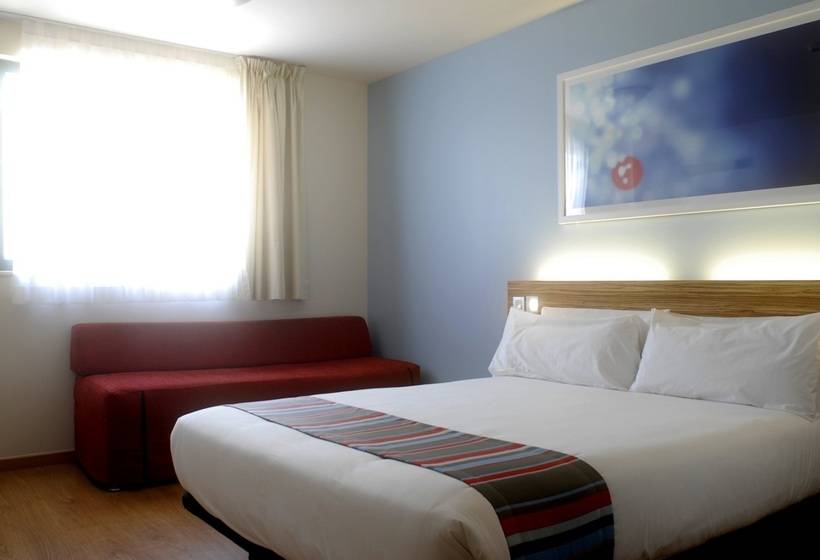 هتل Travelodge Barcelona Poblenou