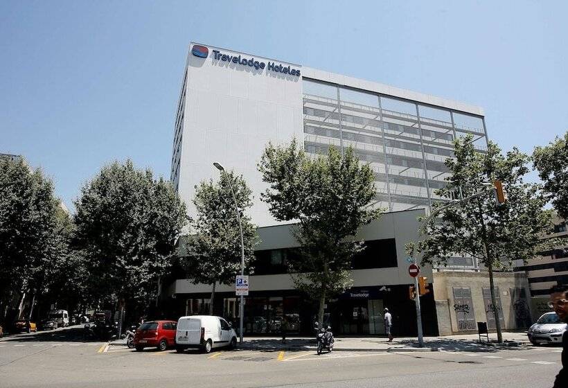 هتل Travelodge Barcelona Poblenou