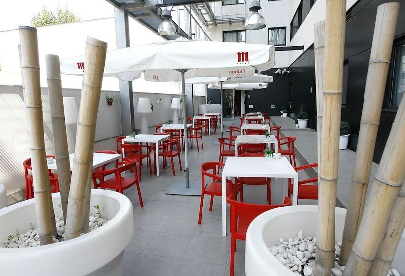 هتل Travelodge Barcelona Poblenou