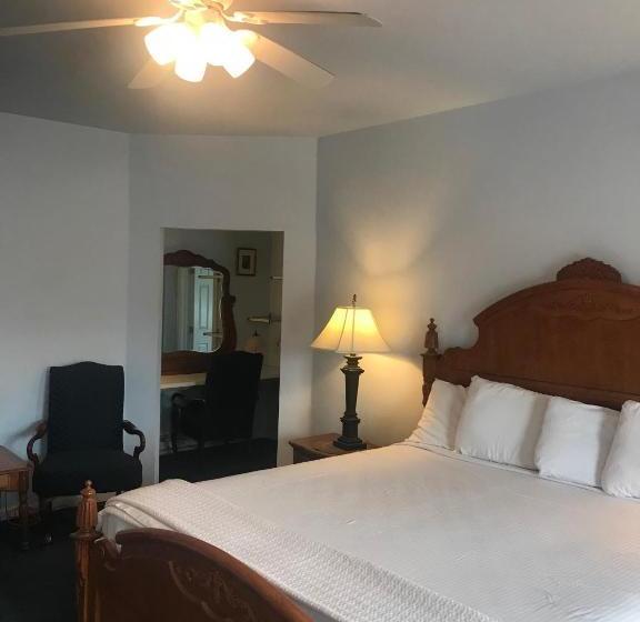 فندق Winter Park Chateau