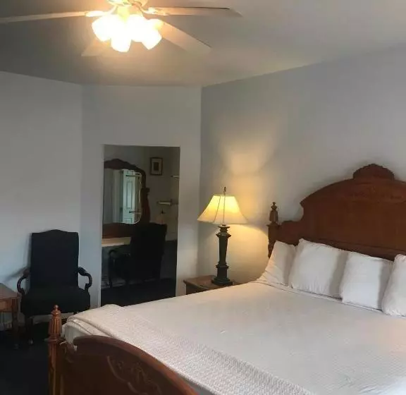 בית מלון כפרי Winter Park Chateau