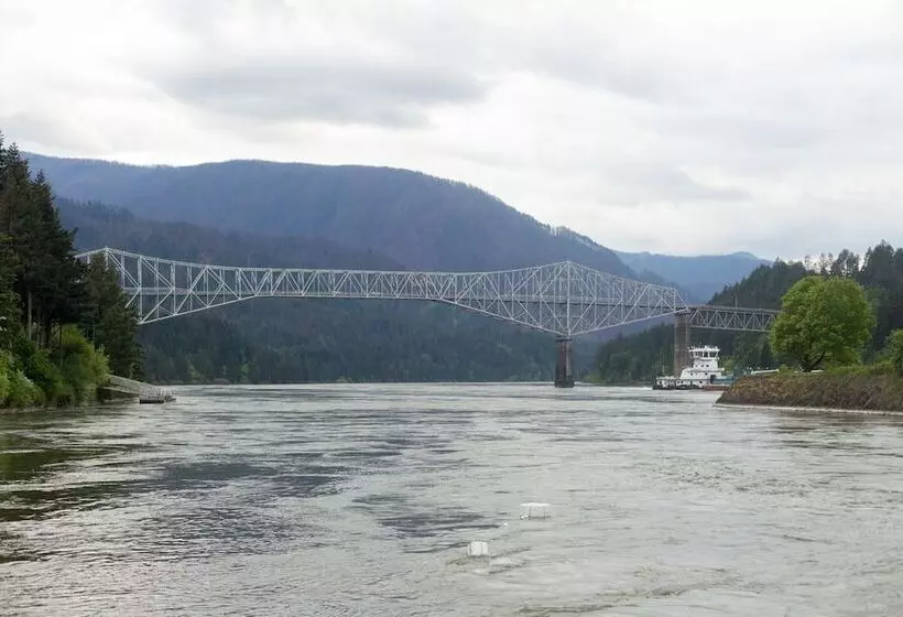 モーテル Columbia Gorge Inn