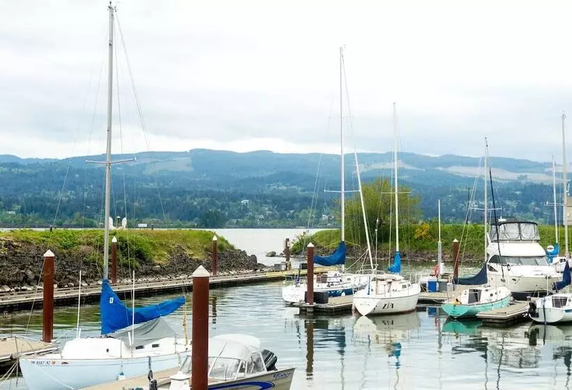 モーテル Columbia Gorge Inn