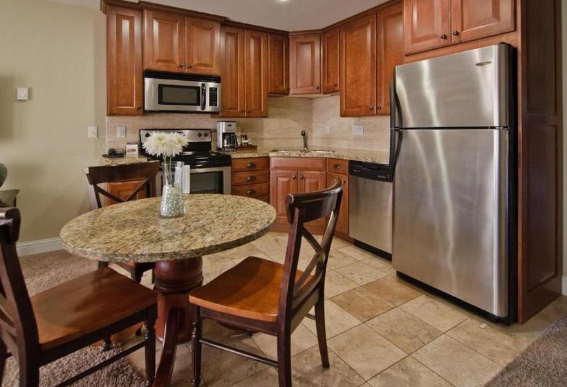 渡假胜地 Pacific Reef Hotel & Light Show