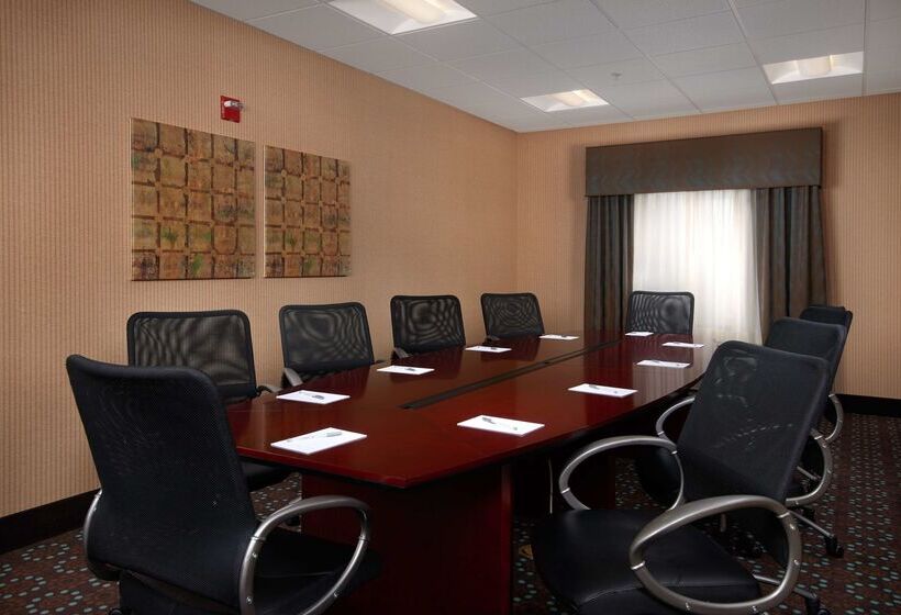 Hampton Inn & Suites Canton