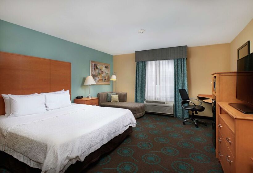 Hampton Inn & Suites Canton
