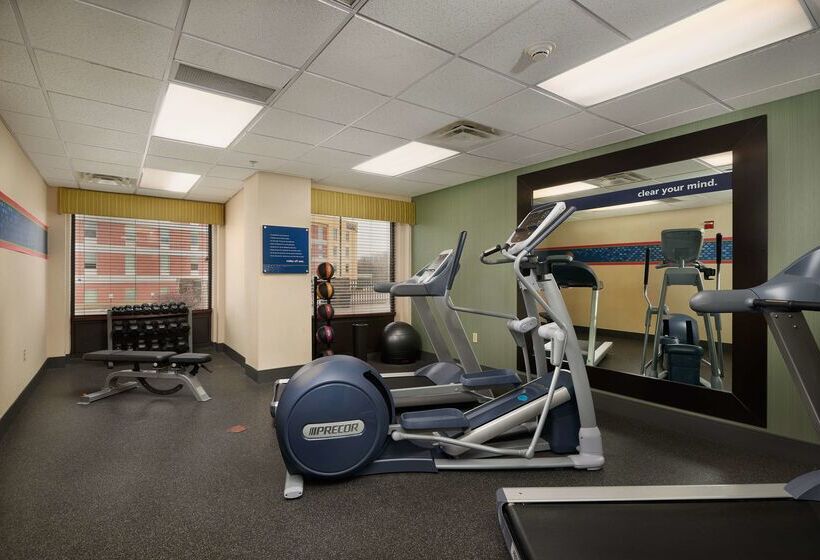 Hampton Inn & Suites Canton