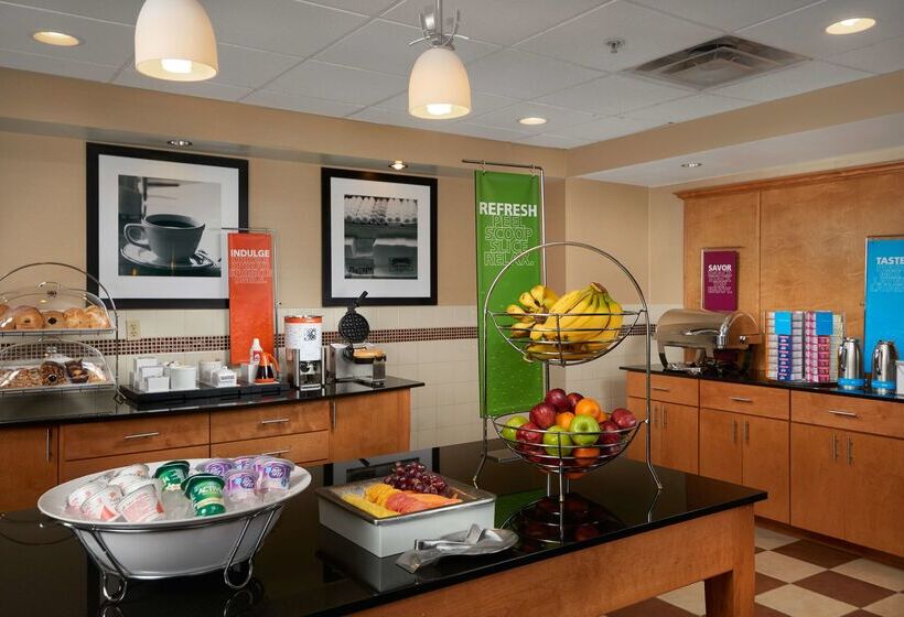 Hampton Inn & Suites Canton