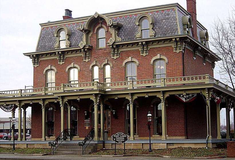 Hampton Inn & Suites Canton