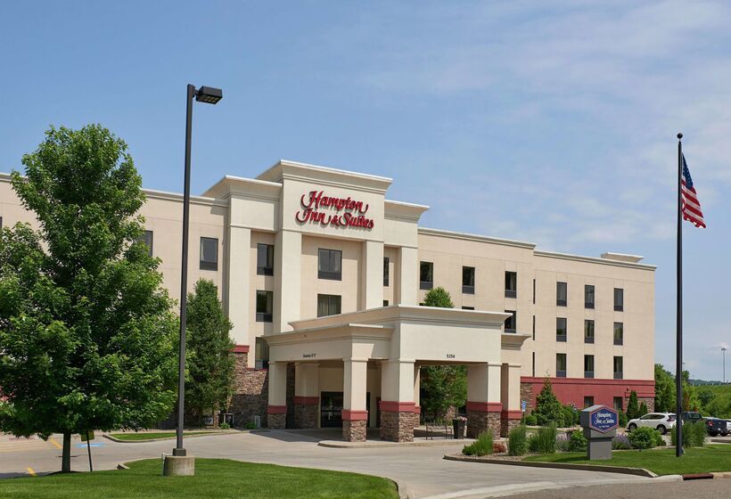 Hampton Inn & Suites Canton