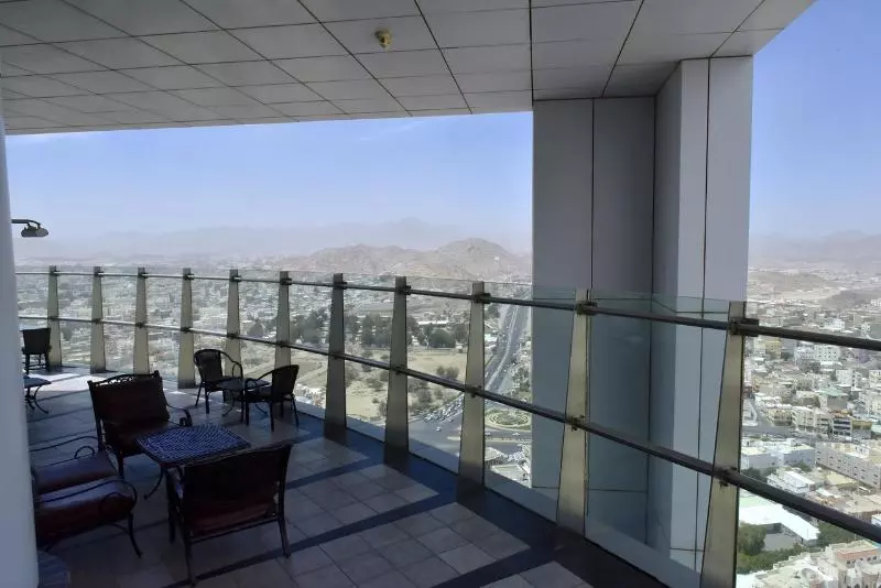 호텔 Awaliv International