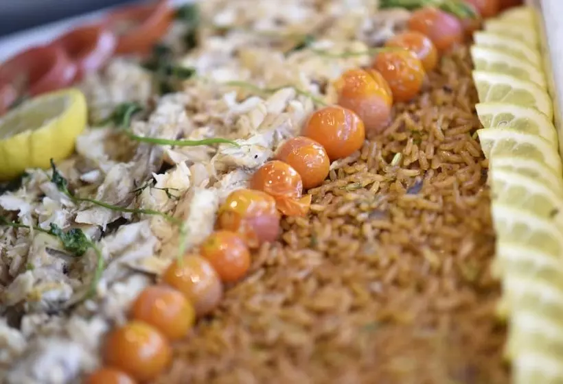 호텔 Awaliv International