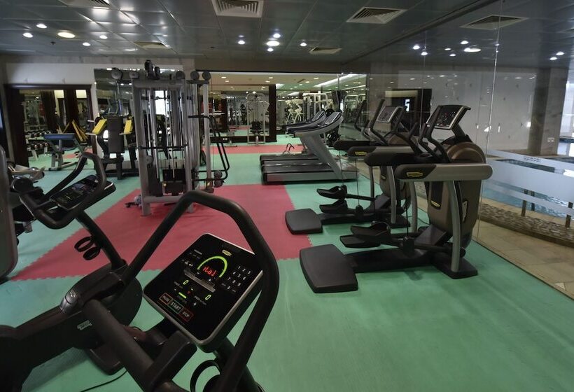 酒店 Awaliv International