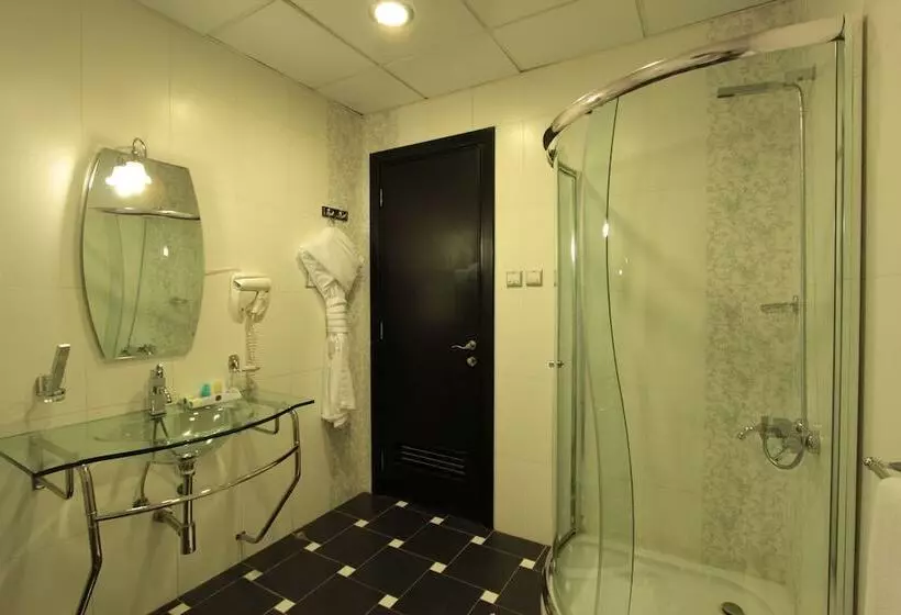 호텔 Awaliv International