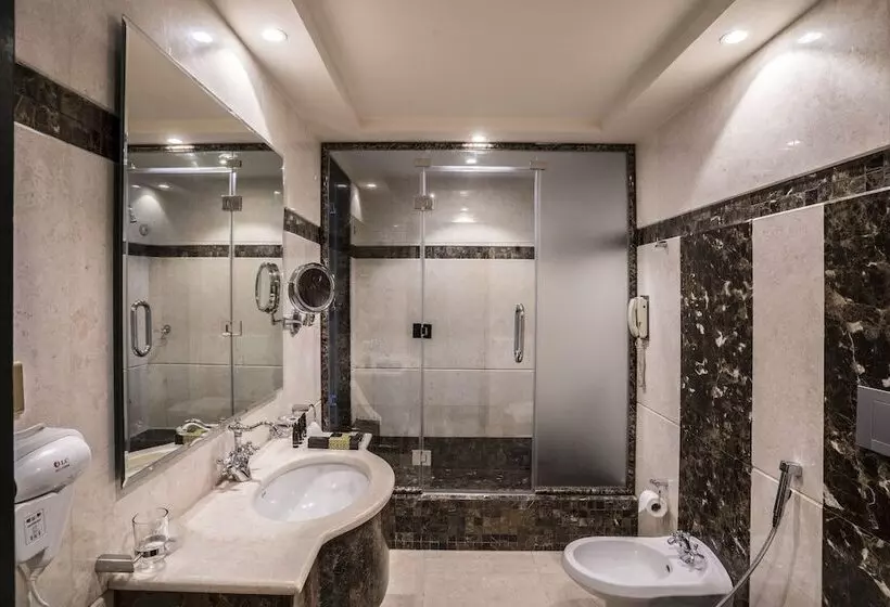 호텔 Awaliv International