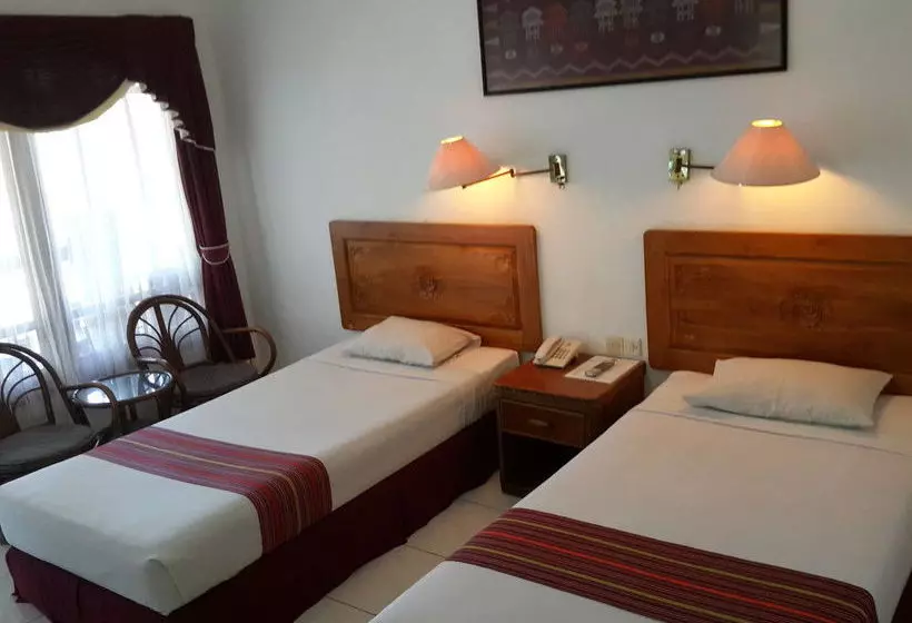 Отель Bukit Senggigi