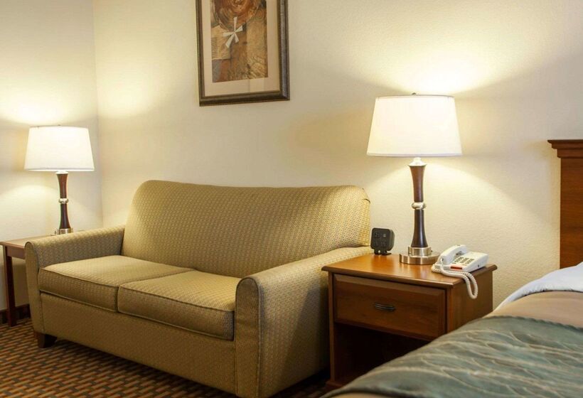 Отель Comfort Inn & Suites Harrisonville