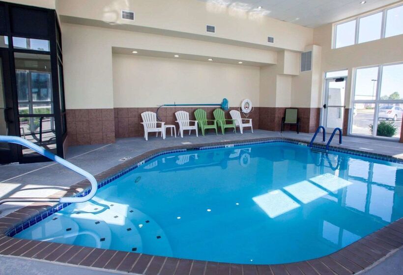 Отель Comfort Inn & Suites Harrisonville