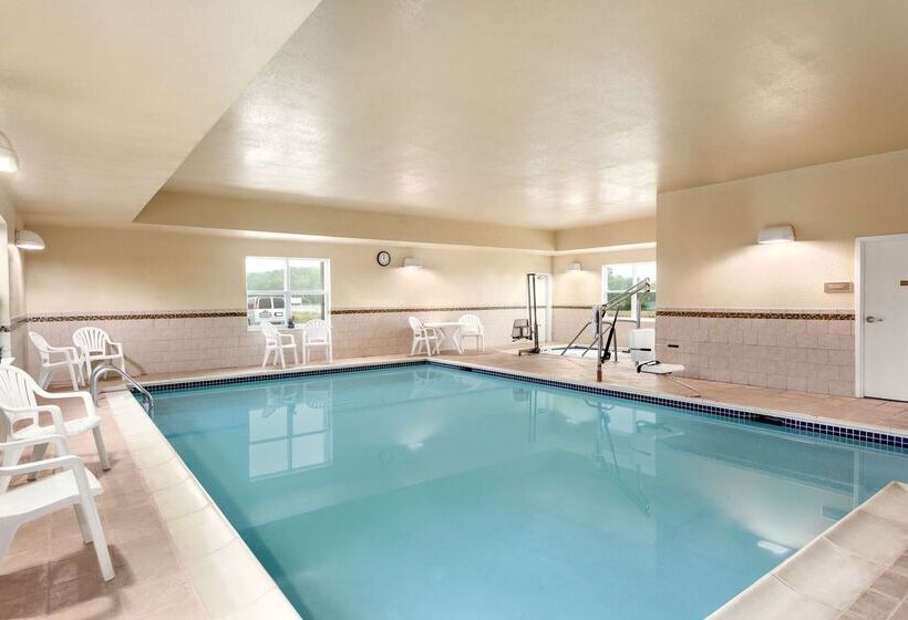 בית מלון כפרי Country Inn & Suites By Radisson, Carlisle, Pa