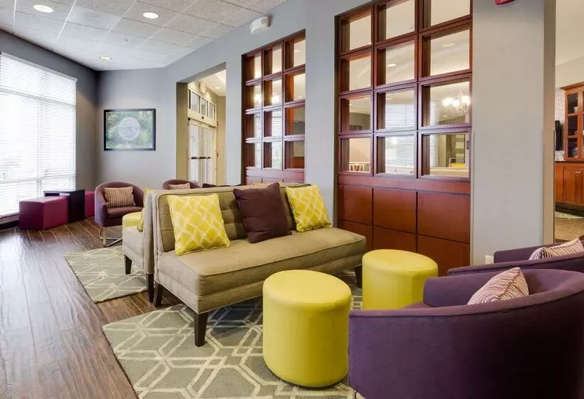 בית מלון כפרי Drury Inn & Suites Middletown Franklin