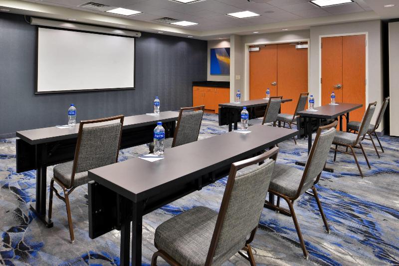 Отель Fairfield Inn & Suites Raleighdurham Airport/brier Creek