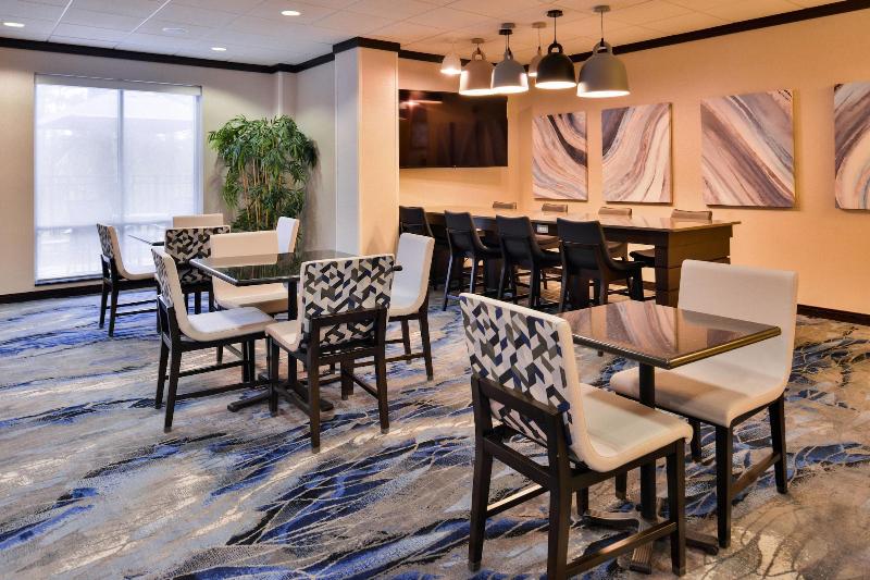 Отель Fairfield Inn & Suites Raleighdurham Airport/brier Creek