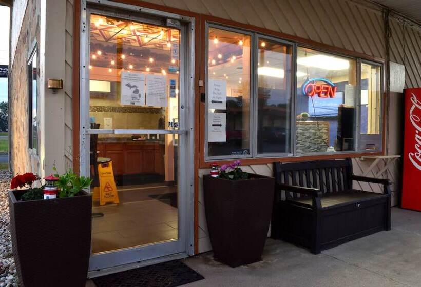 ホテル Great Lakes Inn And Suites