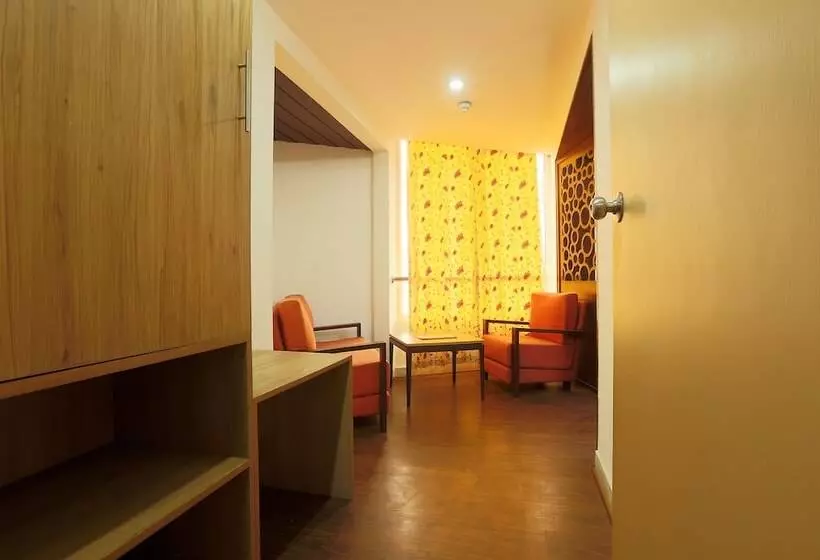 هتل Green Lotus Airport