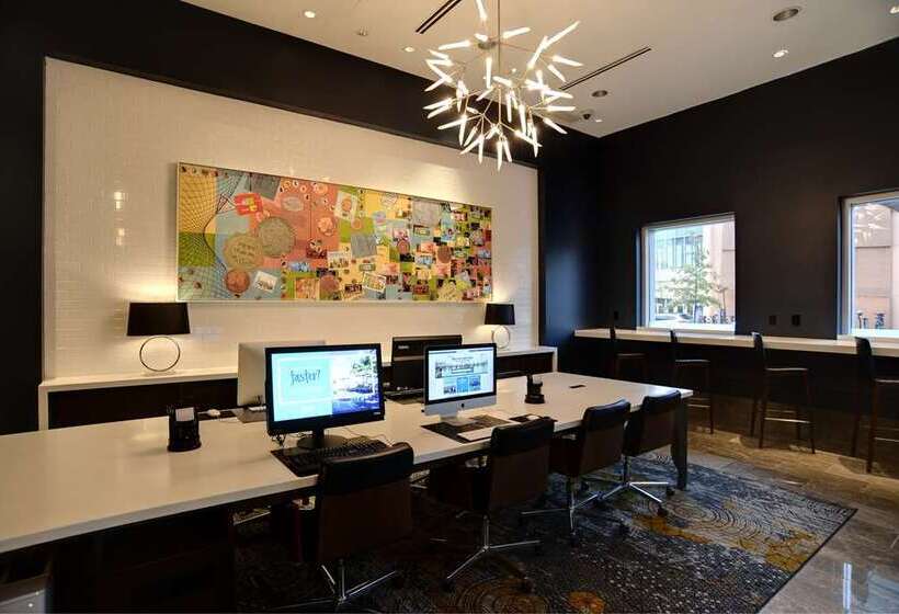 בית מלון כפרי Hilton Columbus Downtown