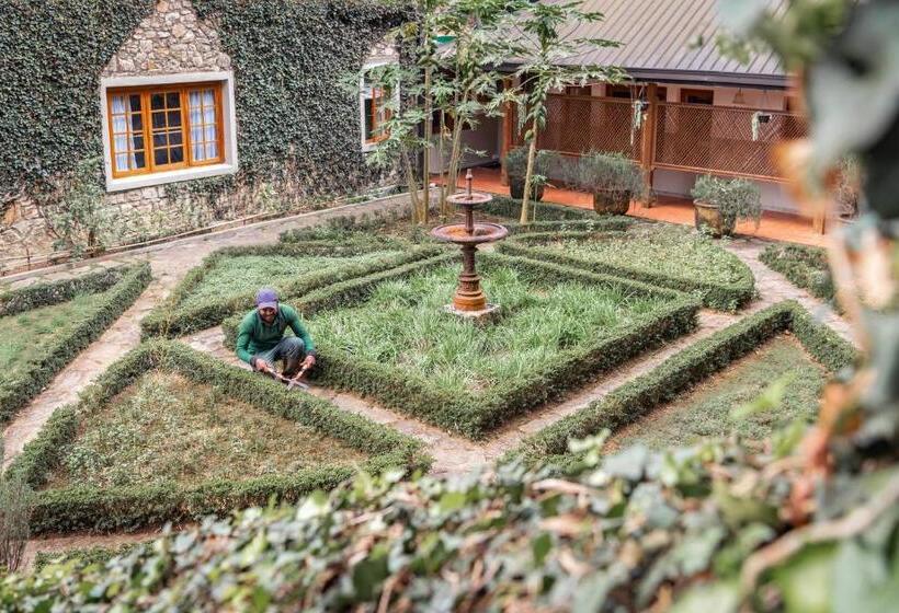 בית מלון כפרי Jetwing Warwick Gardens