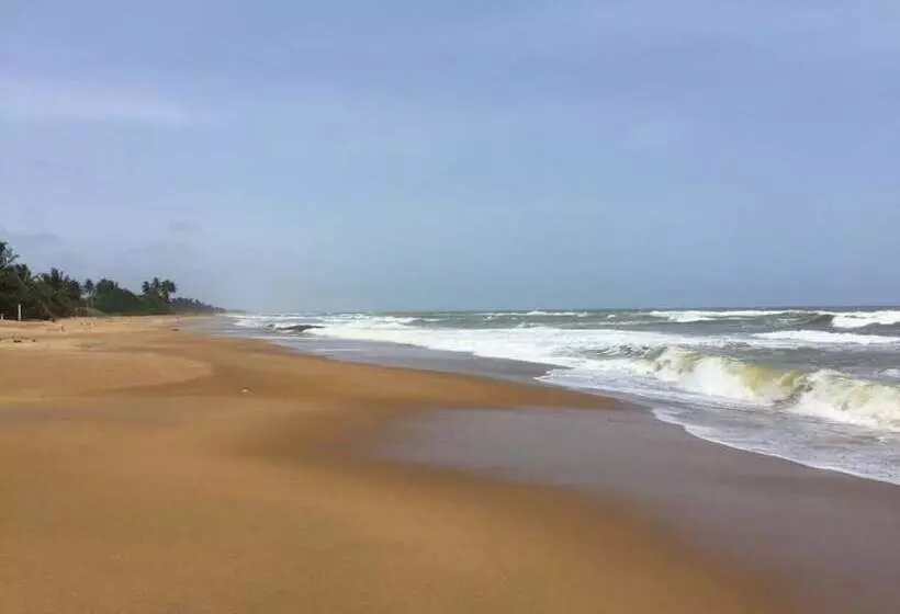 Отель Kamili Beach Villa, Kalutara
