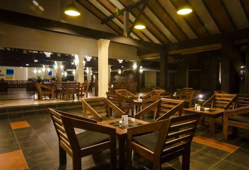 Отель Kamili Beach Villa, Kalutara