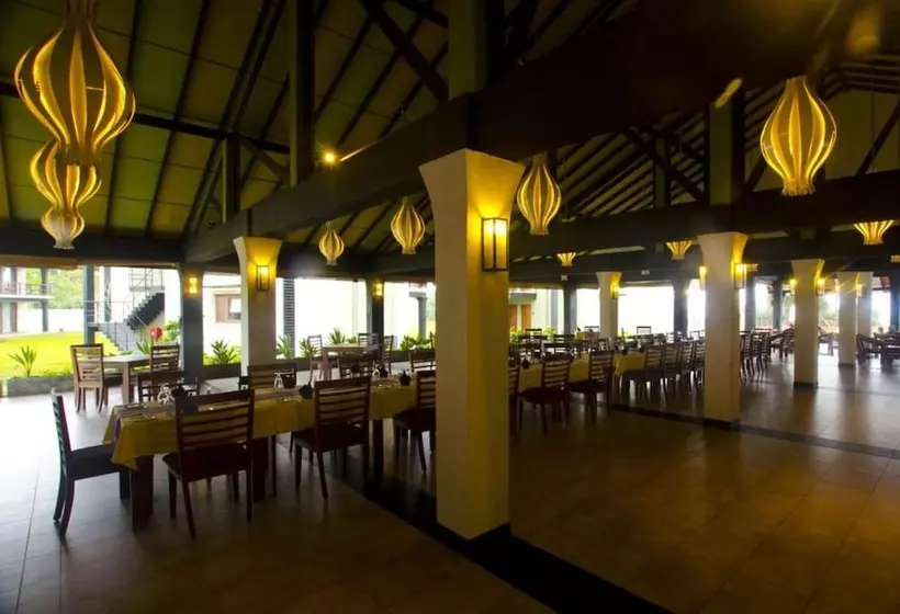 Отель Kamili Beach Villa, Kalutara