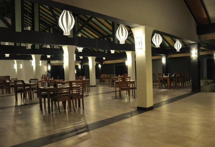 Отель Kamili Beach Villa, Kalutara