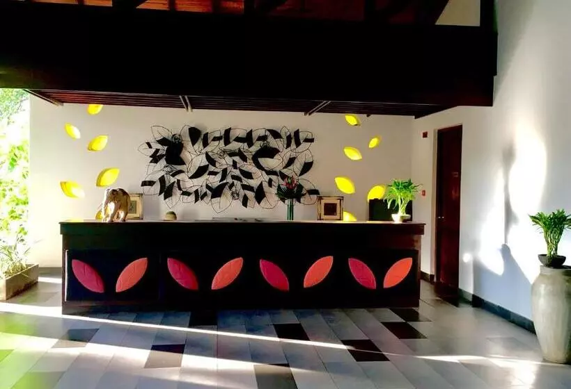 Отель Kamili Beach Villa, Kalutara