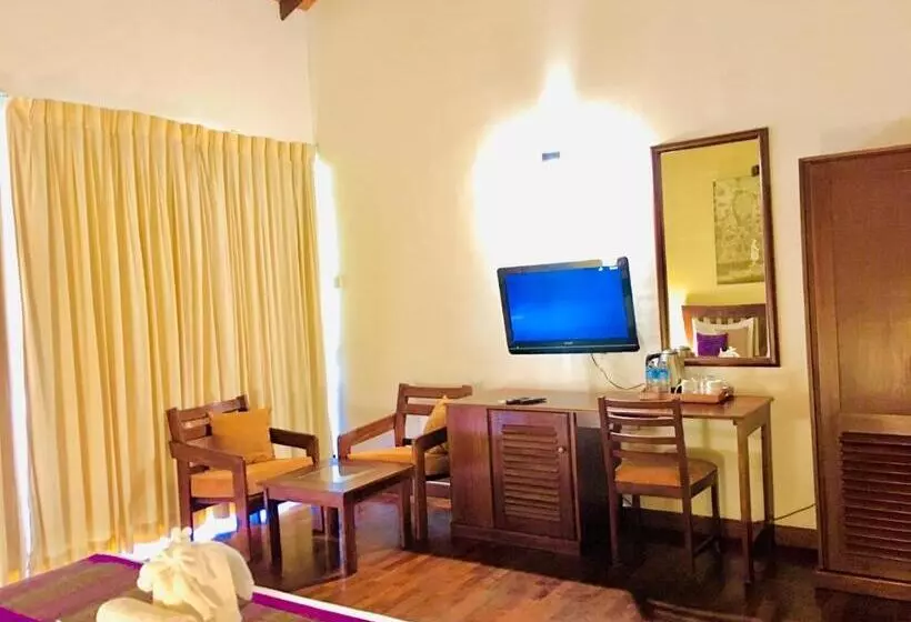 Отель Kamili Beach Villa, Kalutara