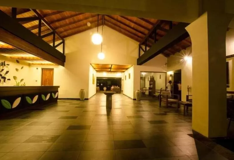 Отель Kamili Beach Villa, Kalutara