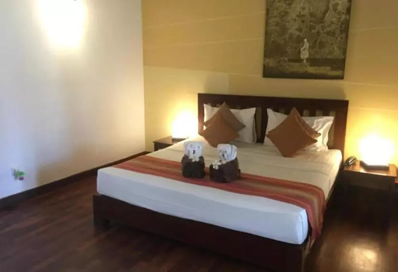 Отель Kamili Beach Villa, Kalutara