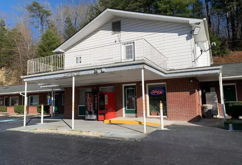 Отель Regal Inn Clayton