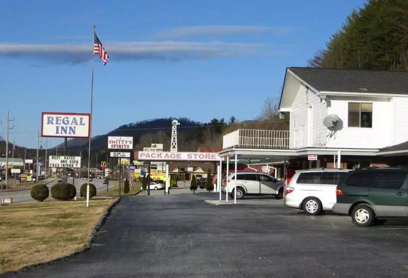 Отель Regal Inn Clayton